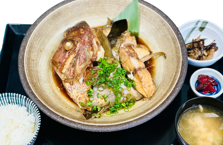 君津で味わう、新鮮な海の幸をふんだんに使った絶品海鮮丼