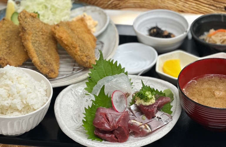 君津で味わう新鮮なアジフライ定食、至福のランチタイムをあなたに