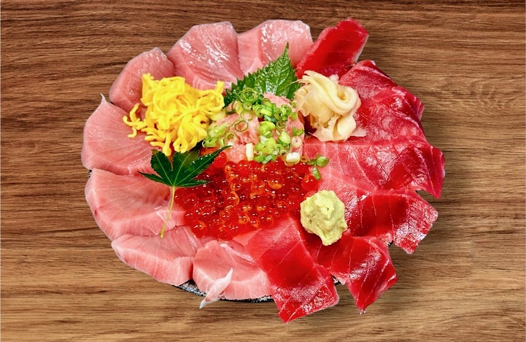 家族みんなで楽しむ海鮮グルメ！
